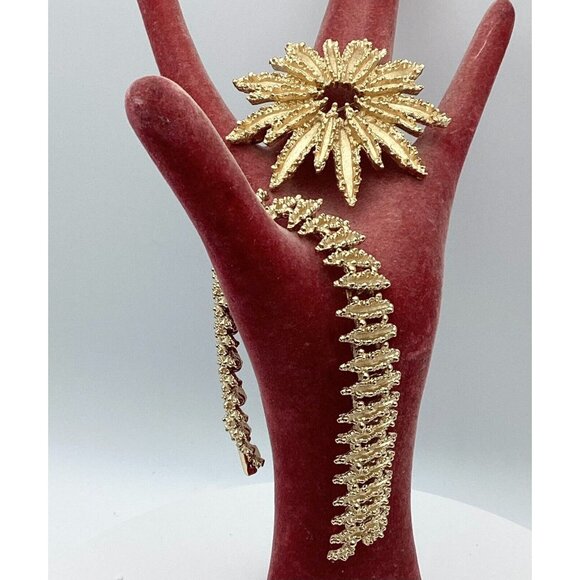 Avon Jewelry - 1970s Avon Starflower Gold Tone Demi-Parure Ensemble-HTF